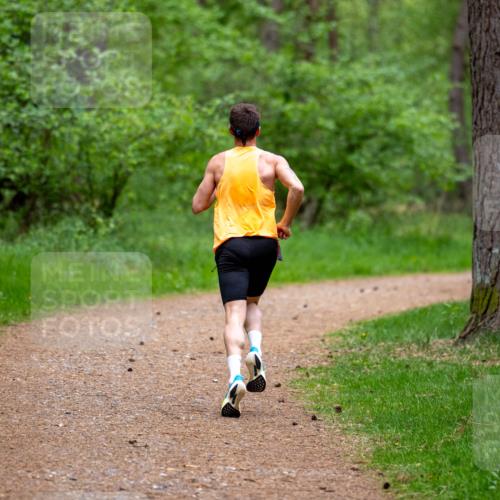04.05.2025 - 8. Wedeler Halbmarathon Michael Strokosch http://msf.ph/oto/7815373 04.05.2025 10:28:03 Laufen  meine-sportfotos.de