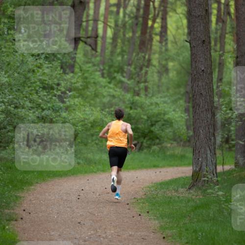 04.05.2025 - 8. Wedeler Halbmarathon Michael Strokosch http://msf.ph/oto/7815377 04.05.2025 10:28:04 Laufen  meine-sportfotos.de