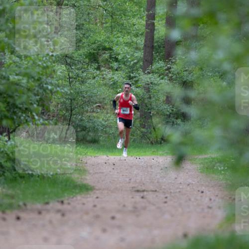 04.05.2025 - 8. Wedeler Halbmarathon Michael Strokosch http://msf.ph/oto/7815400 04.05.2025 10:29:18 Laufen 993 meine-sportfotos.de