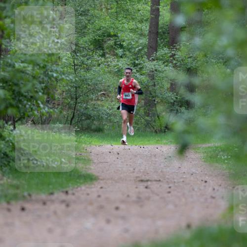 04.05.2025 - 8. Wedeler Halbmarathon Michael Strokosch http://msf.ph/oto/7815404 04.05.2025 10:29:18 Laufen 993 meine-sportfotos.de