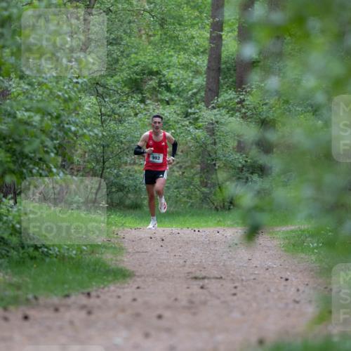 04.05.2025 - 8. Wedeler Halbmarathon Michael Strokosch http://msf.ph/oto/7815415 04.05.2025 10:29:19 Laufen 993 meine-sportfotos.de