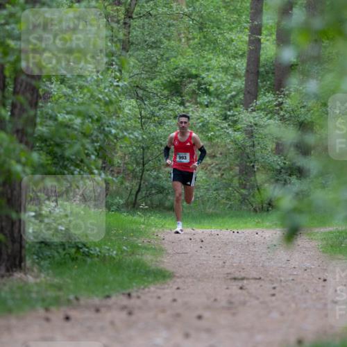 04.05.2025 - 8. Wedeler Halbmarathon Michael Strokosch http://msf.ph/oto/7815417 04.05.2025 10:29:21 Laufen 993 meine-sportfotos.de