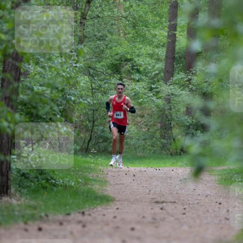 04.05.2025 - 8. Wedeler Halbmarathon Michael Strokosch http://msf.ph/oto/7815426 04.05.2025 10:29:21 Laufen 993 meine-sportfotos.de