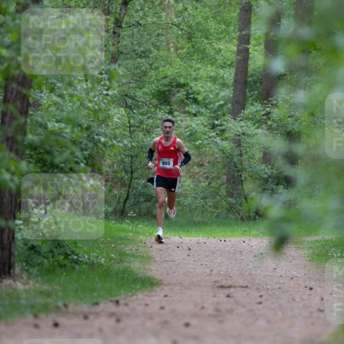04.05.2025 - 8. Wedeler Halbmarathon Michael Strokosch http://msf.ph/oto/7815429 04.05.2025 10:29:21 Laufen 993 meine-sportfotos.de