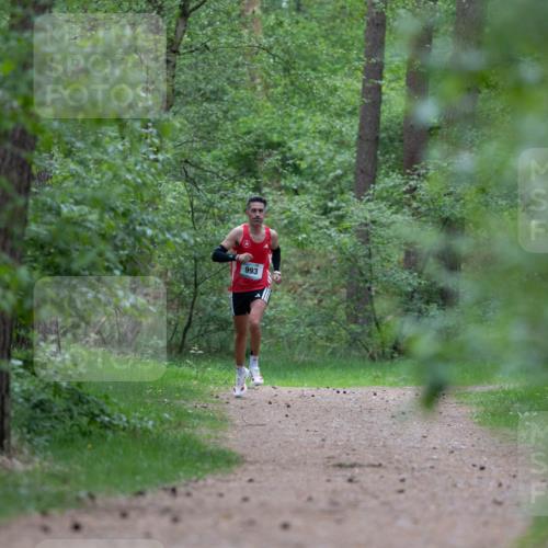 04.05.2025 - 8. Wedeler Halbmarathon Michael Strokosch http://msf.ph/oto/7815431 04.05.2025 10:29:22 Laufen  meine-sportfotos.de