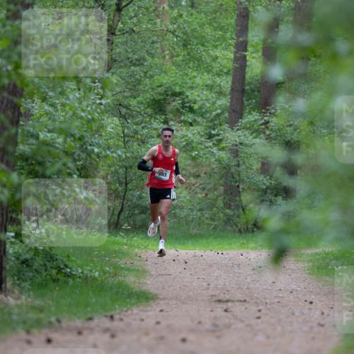 04.05.2025 - 8. Wedeler Halbmarathon Michael Strokosch http://msf.ph/oto/7815434 04.05.2025 10:29:22 Laufen  meine-sportfotos.de