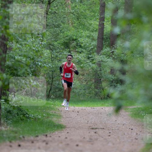 04.05.2025 - 8. Wedeler Halbmarathon Michael Strokosch http://msf.ph/oto/7815437 04.05.2025 10:29:22 Laufen 993 meine-sportfotos.de