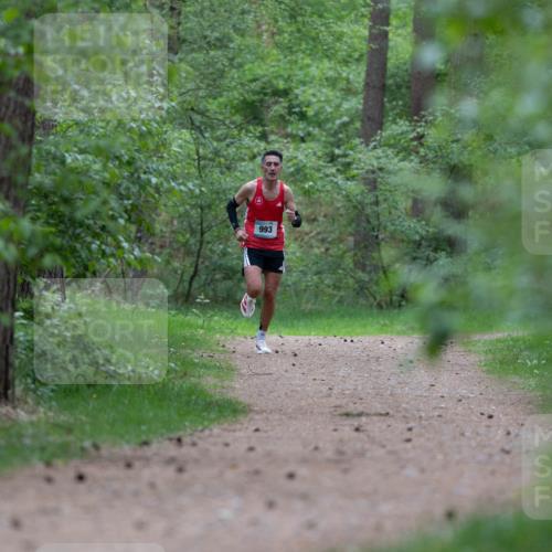 04.05.2025 - 8. Wedeler Halbmarathon Michael Strokosch http://msf.ph/oto/7815443 04.05.2025 10:29:23 Laufen 993 meine-sportfotos.de