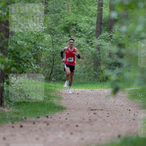 04.05.2025 - 8. Wedeler Halbmarathon Michael Strokosch http://msf.ph/oto/7815444 04.05.2025 10:29:23 Laufen 993 meine-sportfotos.de