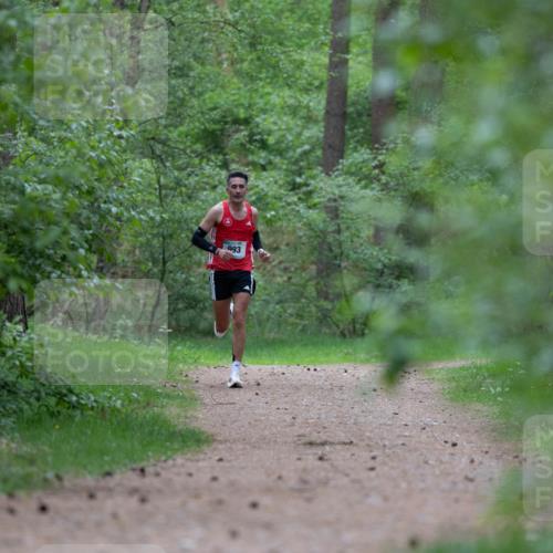 04.05.2025 - 8. Wedeler Halbmarathon Michael Strokosch http://msf.ph/oto/7815452 04.05.2025 10:29:23 Laufen 993 meine-sportfotos.de