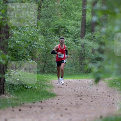 04.05.2025 - 8. Wedeler Halbmarathon Michael Strokosch http://msf.ph/oto/7815463 04.05.2025 10:29:24 Laufen 993 meine-sportfotos.de
