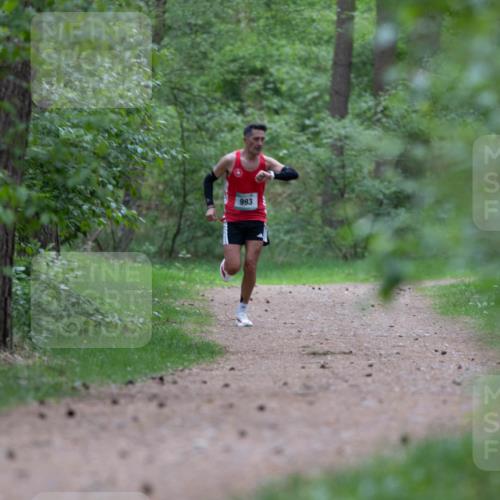 04.05.2025 - 8. Wedeler Halbmarathon Michael Strokosch http://msf.ph/oto/7815480 04.05.2025 10:29:25 Laufen 993 meine-sportfotos.de