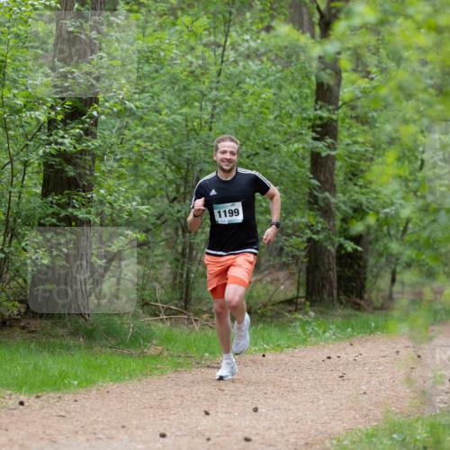 04.05.2025 - 8. Wedeler Halbmarathon Michael Strokosch http://msf.ph/oto/7815486 04.05.2025 10:29:30 Laufen 1199 meine-sportfotos.de