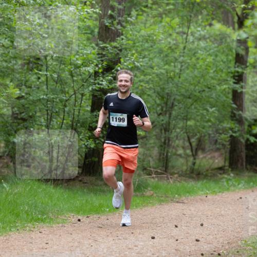 04.05.2025 - 8. Wedeler Halbmarathon Michael Strokosch http://msf.ph/oto/7815491 04.05.2025 10:29:31 Laufen 1199 meine-sportfotos.de