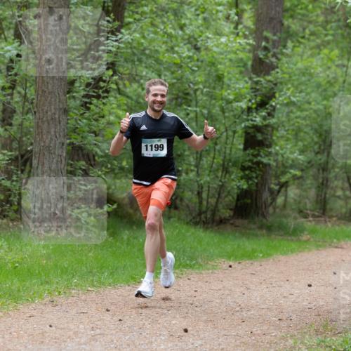04.05.2025 - 8. Wedeler Halbmarathon Michael Strokosch http://msf.ph/oto/7815498 04.05.2025 10:29:32 Laufen 1199 meine-sportfotos.de