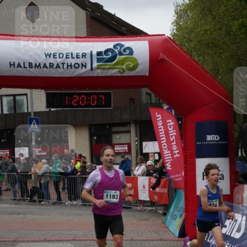 04.05.2025 - 8. Wedeler Halbmarathon Felixshl http://msf.ph/oto/7815510 04.05.2025 11:20:05 Ziel 424, 1193 meine-sportfotos.de