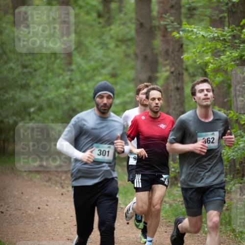 04.05.2025 - 8. Wedeler Halbmarathon Michael Strokosch http://msf.ph/oto/7815530 04.05.2025 10:30:56 Laufen 301, 362, 27 meine-sportfotos.de