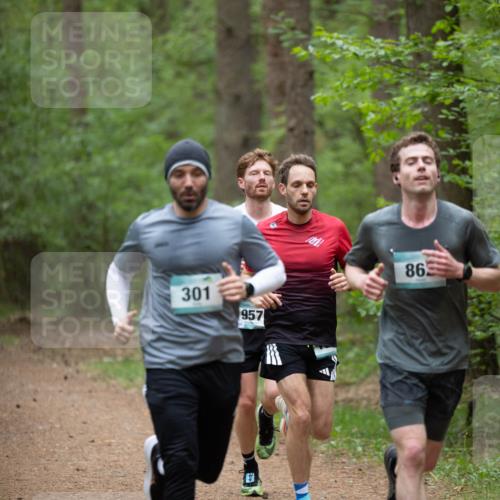 04.05.2025 - 8. Wedeler Halbmarathon Michael Strokosch http://msf.ph/oto/7815531 04.05.2025 10:30:56 Laufen 301, 957, 863 meine-sportfotos.de
