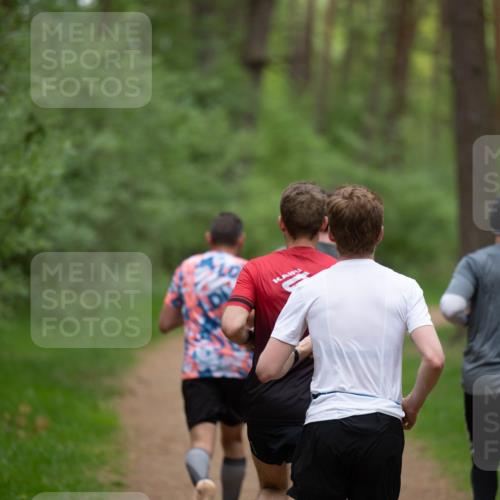 04.05.2025 - 8. Wedeler Halbmarathon Michael Strokosch http://msf.ph/oto/7815537 04.05.2025 10:31:05 Laufen 10 meine-sportfotos.de