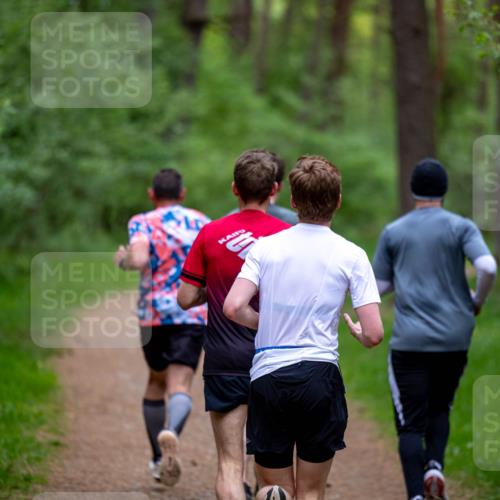 04.05.2025 - 8. Wedeler Halbmarathon Michael Strokosch http://msf.ph/oto/7815539 04.05.2025 10:31:05 Laufen  meine-sportfotos.de