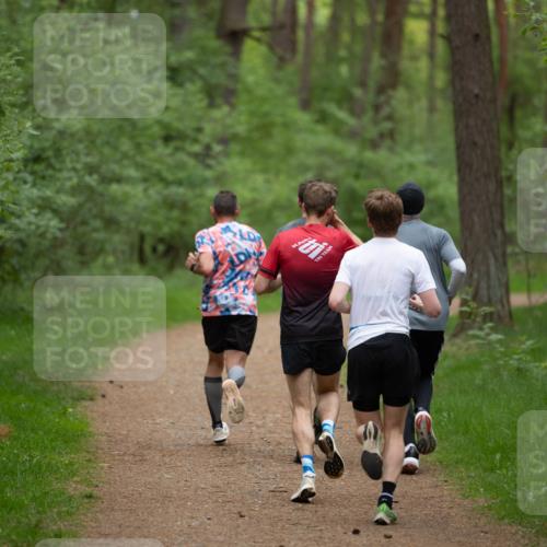 04.05.2025 - 8. Wedeler Halbmarathon Michael Strokosch http://msf.ph/oto/7815548 04.05.2025 10:31:08 Laufen  meine-sportfotos.de