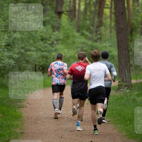 04.05.2025 - 8. Wedeler Halbmarathon Michael Strokosch http://msf.ph/oto/7815549 04.05.2025 10:31:08 Laufen  meine-sportfotos.de
