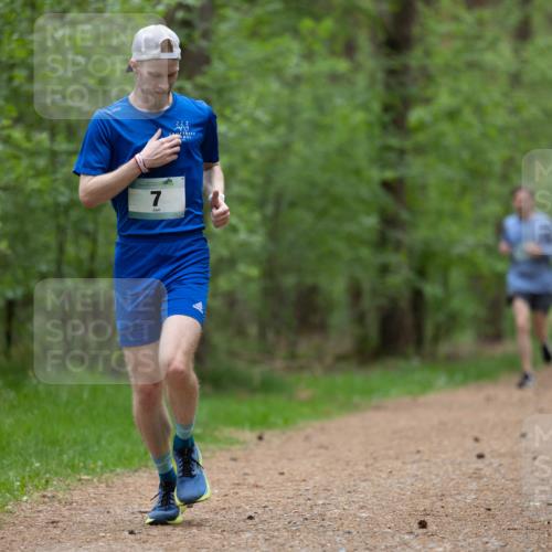 04.05.2025 - 8. Wedeler Halbmarathon Michael Strokosch http://msf.ph/oto/7815558 04.05.2025 10:31:17 Laufen 7 meine-sportfotos.de