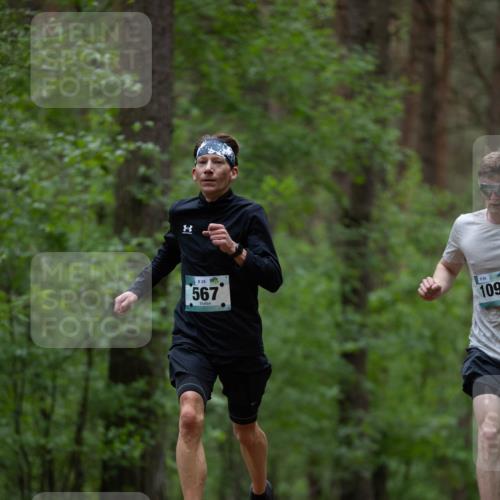 04.05.2025 - 8. Wedeler Halbmarathon Michael Strokosch http://msf.ph/oto/7815610 04.05.2025 10:32:13 Laufen 8, 29, 567, 884, 8, 109 meine-sportfotos.de