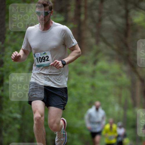 04.05.2025 - 8. Wedeler Halbmarathon Michael Strokosch http://msf.ph/oto/7815615 04.05.2025 10:32:15 Laufen 884, 8, 1092 meine-sportfotos.de