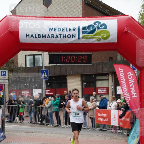 04.05.2025 - 8. Wedeler Halbmarathon Felixshl http://msf.ph/oto/7815623 04.05.2025 11:20:27 Ziel 952 meine-sportfotos.de