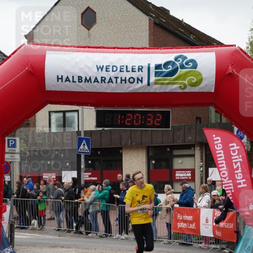 04.05.2025 - 8. Wedeler Halbmarathon Felixshl http://msf.ph/oto/7815660 04.05.2025 11:20:30 Ziel 933, 952 meine-sportfotos.de