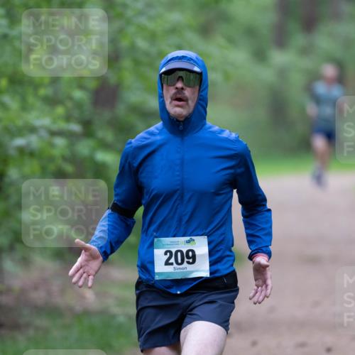04.05.2025 - 8. Wedeler Halbmarathon Michael Strokosch http://msf.ph/oto/7815709 04.05.2025 10:34:14 Laufen 2, 56, 209 meine-sportfotos.de
