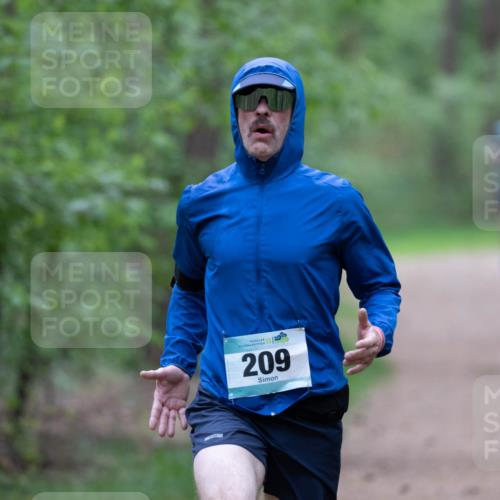 04.05.2025 - 8. Wedeler Halbmarathon Michael Strokosch http://msf.ph/oto/7815716 04.05.2025 10:34:15 Laufen 96, 209 meine-sportfotos.de