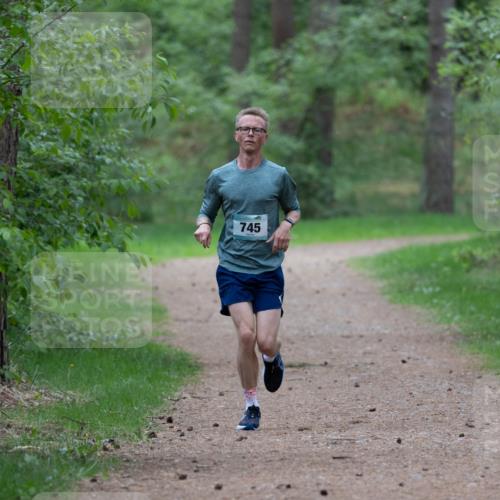 04.05.2025 - 8. Wedeler Halbmarathon Michael Strokosch http://msf.ph/oto/7815738 04.05.2025 10:34:28 Laufen 745 meine-sportfotos.de