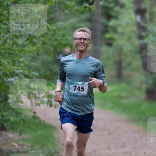 04.05.2025 - 8. Wedeler Halbmarathon Michael Strokosch http://msf.ph/oto/7815744 04.05.2025 10:34:35 Laufen 745 meine-sportfotos.de