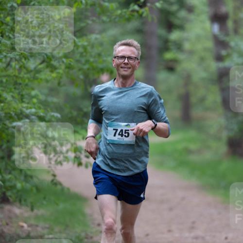 04.05.2025 - 8. Wedeler Halbmarathon Michael Strokosch http://msf.ph/oto/7815745 04.05.2025 10:34:35 Laufen 745 meine-sportfotos.de