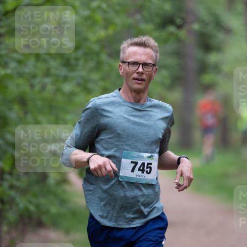 04.05.2025 - 8. Wedeler Halbmarathon Michael Strokosch http://msf.ph/oto/7815759 04.05.2025 10:34:37 Laufen 745 meine-sportfotos.de