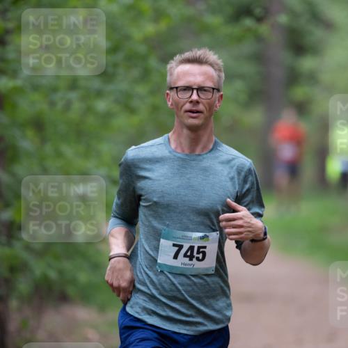 04.05.2025 - 8. Wedeler Halbmarathon Michael Strokosch http://msf.ph/oto/7815762 04.05.2025 10:34:38 Laufen 745 meine-sportfotos.de