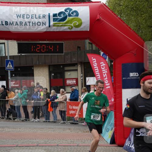 04.05.2025 - 8. Wedeler Halbmarathon Felixshl http://msf.ph/oto/7815803 04.05.2025 11:20:39 Ziel 617, 628, 868, 1156 meine-sportfotos.de