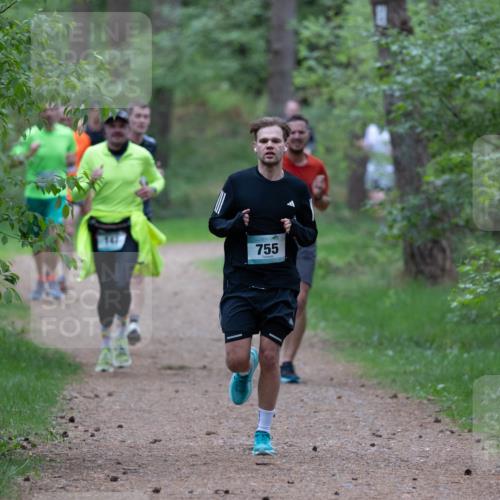 04.05.2025 - 8. Wedeler Halbmarathon Michael Strokosch http://msf.ph/oto/7815821 04.05.2025 10:34:55 Laufen 755 meine-sportfotos.de