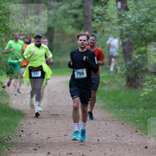 04.05.2025 - 8. Wedeler Halbmarathon Michael Strokosch http://msf.ph/oto/7815825 04.05.2025 10:34:55 Laufen 755 meine-sportfotos.de