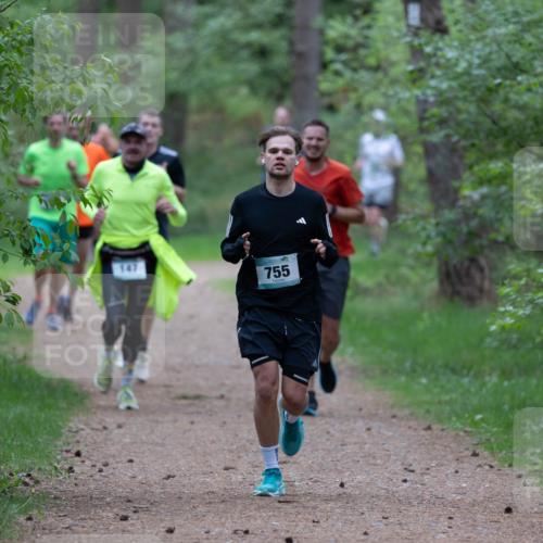 04.05.2025 - 8. Wedeler Halbmarathon Michael Strokosch http://msf.ph/oto/7815826 04.05.2025 10:34:55 Laufen 755 meine-sportfotos.de