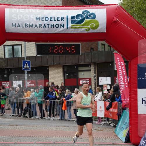04.05.2025 - 8. Wedeler Halbmarathon Felixshl http://msf.ph/oto/7815838 04.05.2025 11:20:43 Ziel 617, 868, 984 meine-sportfotos.de