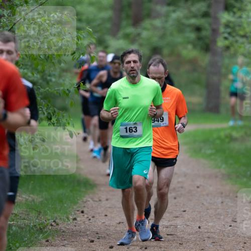 04.05.2025 - 8. Wedeler Halbmarathon Michael Strokosch http://msf.ph/oto/7815866 04.05.2025 10:35:08 Laufen 302, 163, 949, 13 meine-sportfotos.de