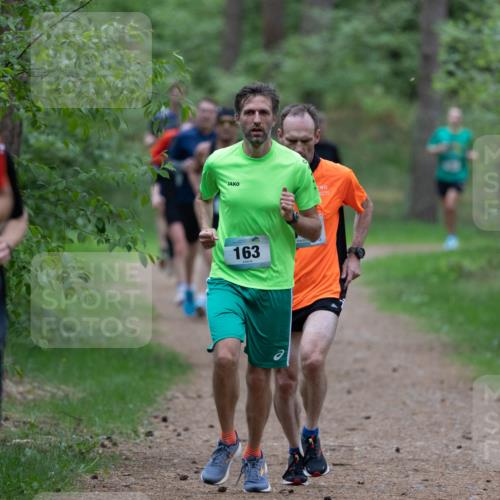 04.05.2025 - 8. Wedeler Halbmarathon Michael Strokosch http://msf.ph/oto/7815870 04.05.2025 10:35:08 Laufen 302, 163 meine-sportfotos.de