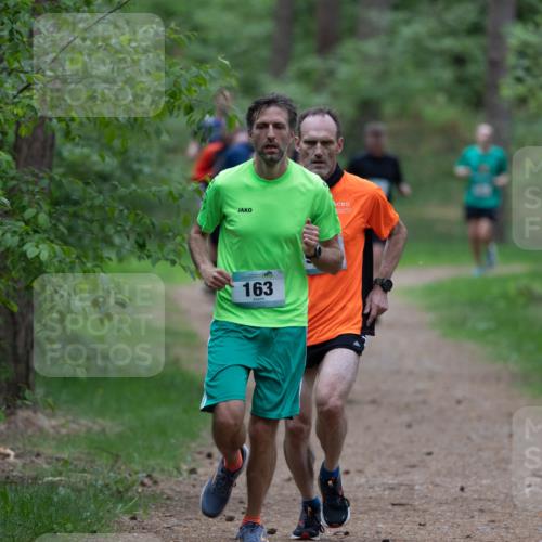 04.05.2025 - 8. Wedeler Halbmarathon Michael Strokosch http://msf.ph/oto/7815876 04.05.2025 10:35:09 Laufen 163 meine-sportfotos.de