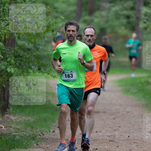 04.05.2025 - 8. Wedeler Halbmarathon Michael Strokosch http://msf.ph/oto/7815878 04.05.2025 10:35:09 Laufen 163 meine-sportfotos.de