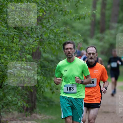 04.05.2025 - 8. Wedeler Halbmarathon Michael Strokosch http://msf.ph/oto/7815884 04.05.2025 10:35:10 Laufen 163, 9, 13 meine-sportfotos.de