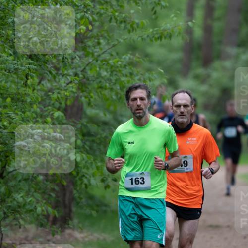 04.05.2025 - 8. Wedeler Halbmarathon Michael Strokosch http://msf.ph/oto/7815885 04.05.2025 10:35:10 Laufen 163, 9, 13 meine-sportfotos.de