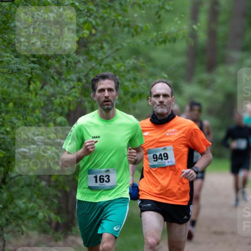 04.05.2025 - 8. Wedeler Halbmarathon Michael Strokosch http://msf.ph/oto/7815894 04.05.2025 10:35:11 Laufen 163, 949, 13 meine-sportfotos.de